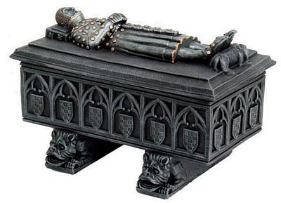 PC3419 - Knight on Tomb 27cm Long
