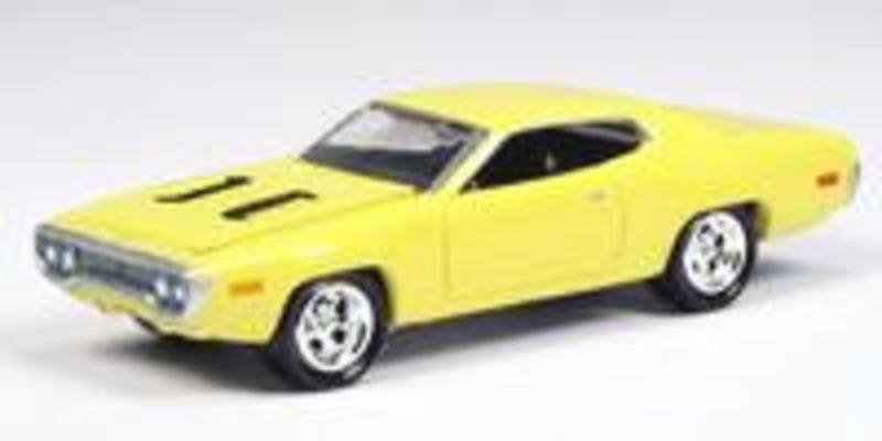 Johnny Lightning: '72 Yellow Plymouth Satellite Mopar Muscle Magazine